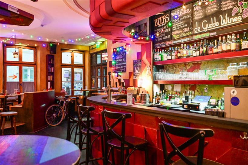 Warmes Licht und eine gemütliche Atmosphäre heißen die Gäste im „Gudde Wëllen“ w...