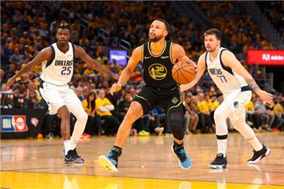 Warriors-Point-Guard Stephen Curry ist nach wie vor einer der Superstars der NBA und könnte sich mit dem Klub seinen vierten Titel holen
