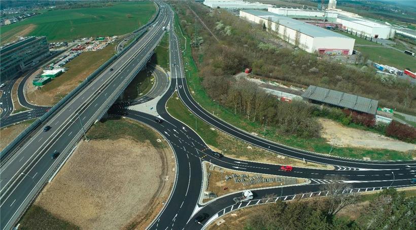 Warum einfach, wenn es auch kompliziert geht: Der Verkehr im „Échangeur de Dudelange-Burange“ soll demnächst besser geregelt werden
