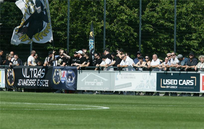 Was Fußballfans davon abhält, regelmäßiger ins Stadion zu gehen, will Ben Krecké schwarz auf weiß aufzeigen
