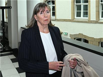 Bürgermeisterin Lydie Polfere als Zeugin vor Gericht am Montag, Fragestellung „Was hätten wir anders machen müssen?“