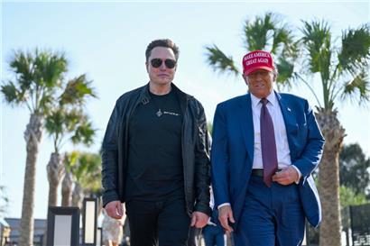 „Washington Bros“: Donald Trump mit Elon Musk vor dem Start des sechsten Testflugs der SpaceX-Starship-Rakete in Brownsville
