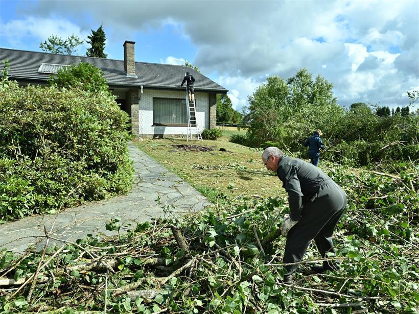 Tornado-Verdacht in Belgien, Tote in Deutschland: Unwetter hinterlässt schwere Schäden