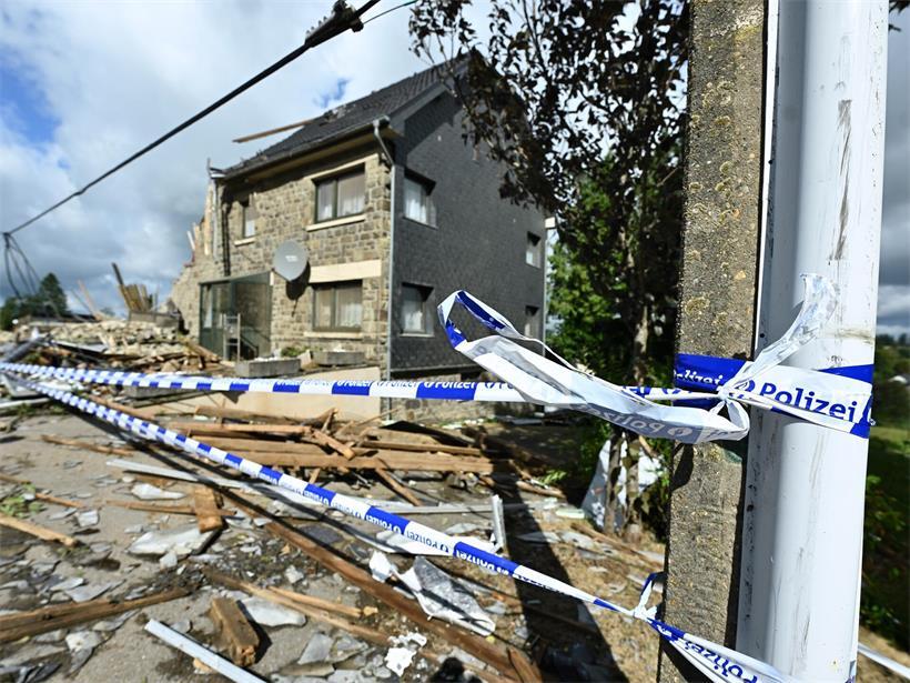Tornado-Verdacht in Belgien, Tote in Deutschland: Unwetter hinterlässt schwere Schäden