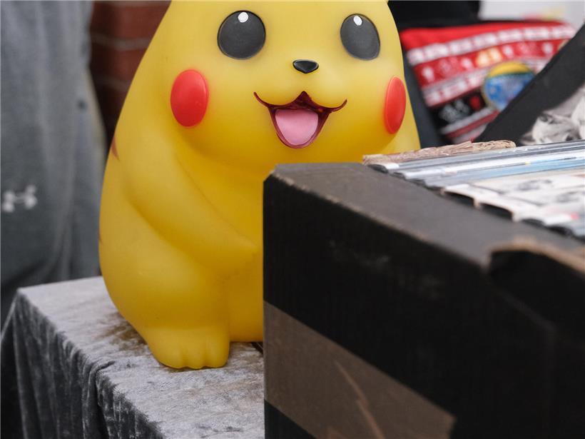 Ein Raum voller Geschichten – Ein Rundgang über den „Geek-Floumaart“ in der „Schungfabrik“