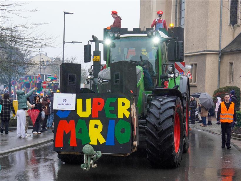 Trotz Regen: „Fuesboken“ feiern bei „Schëfflenger Kavalkad“