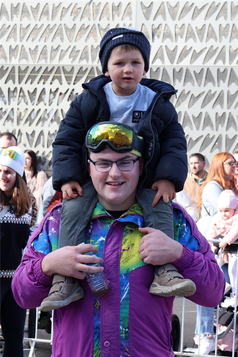 Sonne und eine Tonne Süßes bei „Escher Cavalcade“ am Sonntag