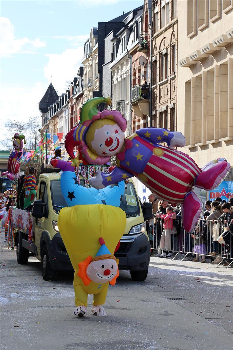 Sonne und eine Tonne Süßes bei „Escher Cavalcade“ am Sonntag