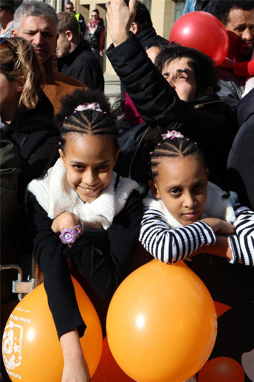 Sonne und eine Tonne Süßes bei „Escher Cavalcade“ am Sonntag