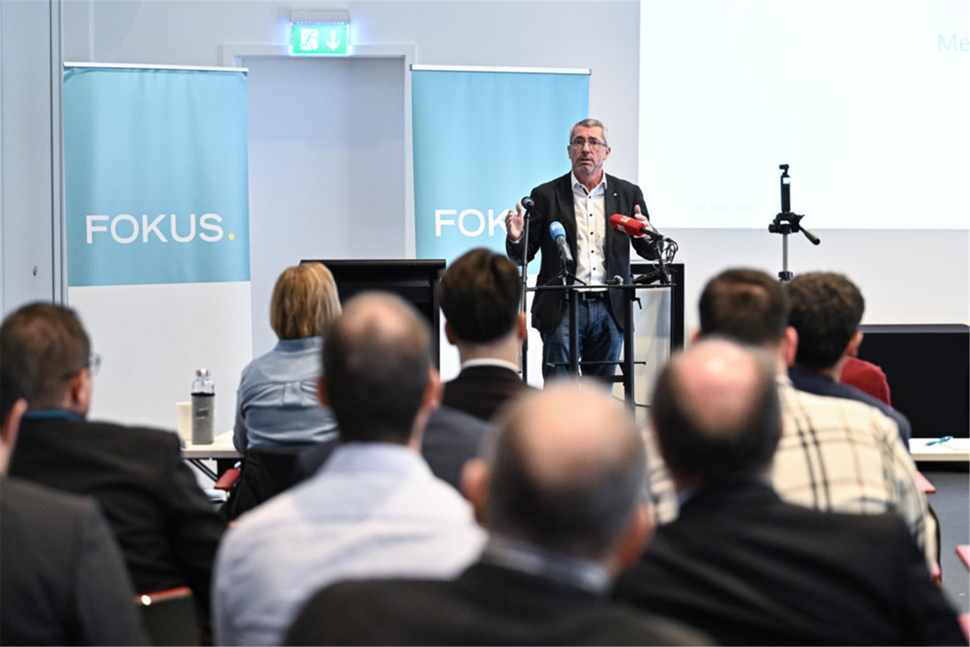 Editorial | Let Engel be Engel: Fokus zwischen One-Man-Show und Programmpartei