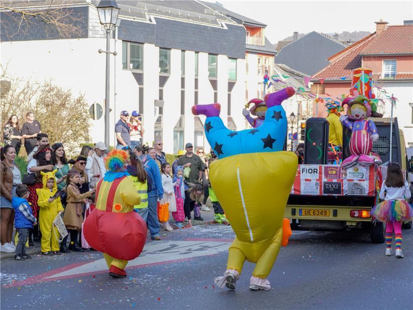 Einziger Kinderumzug im Land: Kinderkavalkade in Kayl lockt große und kleine Karnevalfans
