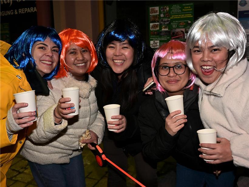 Leuchtender Abschluss der nächtlichen Fastnachsumzüge bei der „Nuetskavalkad“