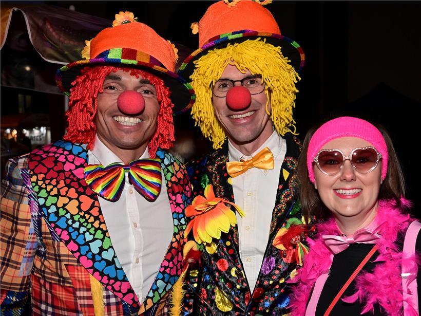 Leuchtender Abschluss der nächtlichen Fastnachsumzüge bei der „Nuetskavalkad“