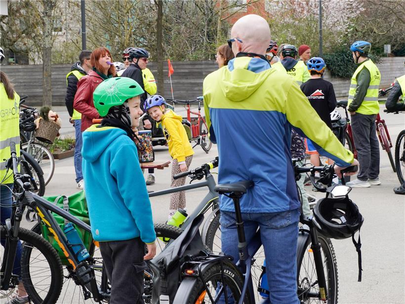 Menschen auf dem Rad erobern Düdelingen bei „Critical Mass“ am Samstag