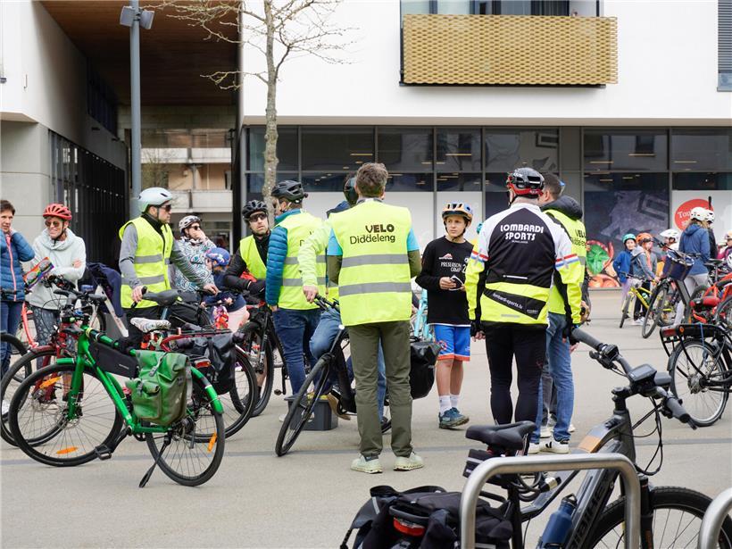 Menschen auf dem Rad erobern Düdelingen bei „Critical Mass“ am Samstag