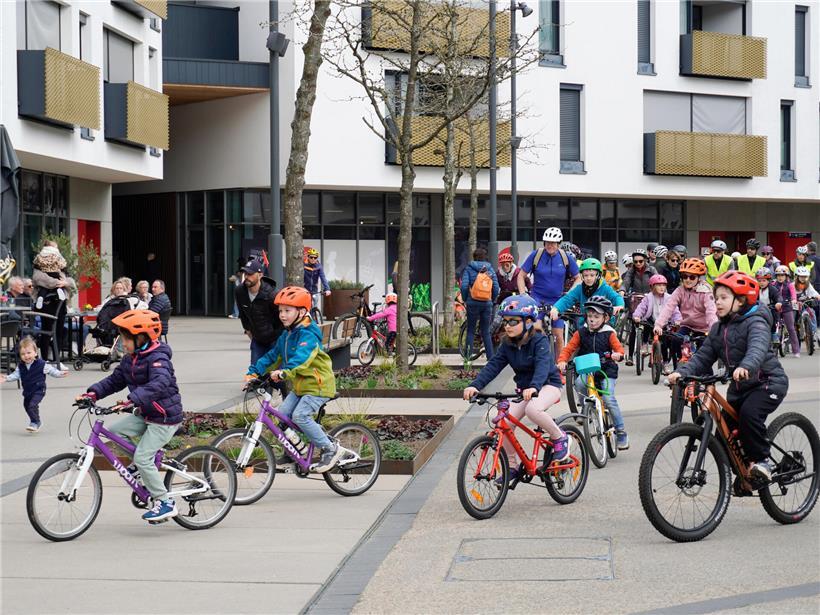Menschen auf dem Rad erobern Düdelingen bei „Critical Mass“ am Samstag