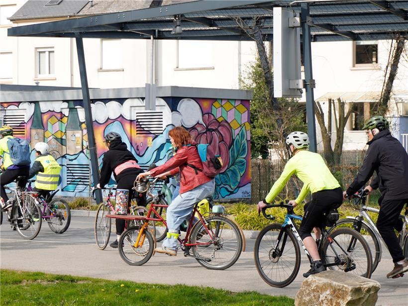 Menschen auf dem Rad erobern Düdelingen bei „Critical Mass“ am Samstag