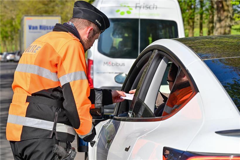 Polizei verzeichnet 300 Tempoverstöße und zieht mehrere Führerscheine ein