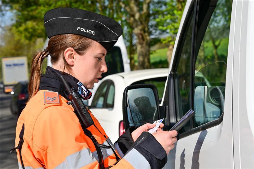 Polizei verzeichnet 300 Tempoverstöße und zieht mehrere Führerscheine ein