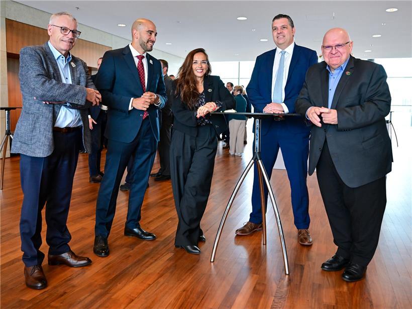 Tripartite beginnt mit offenen Fragen und unterschiedlichen Forderungen