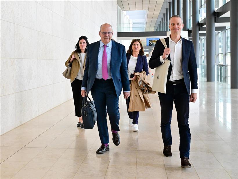 Tripartite beginnt mit offenen Fragen und unterschiedlichen Forderungen