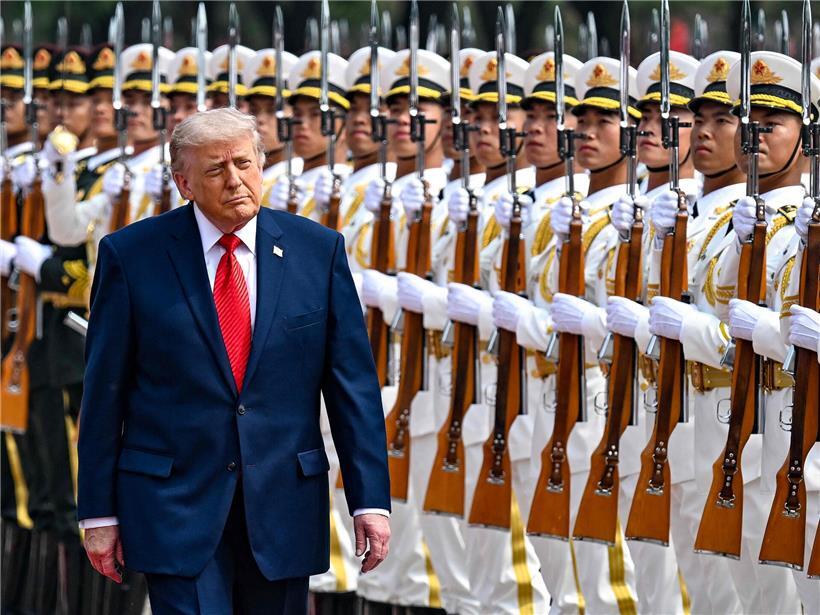 Trump nach China-Besuch auf Rückweg in die USA