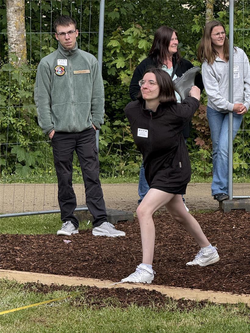 Kayl lässt Gummistiefel fliegen und stellt neue Bestmarke auf