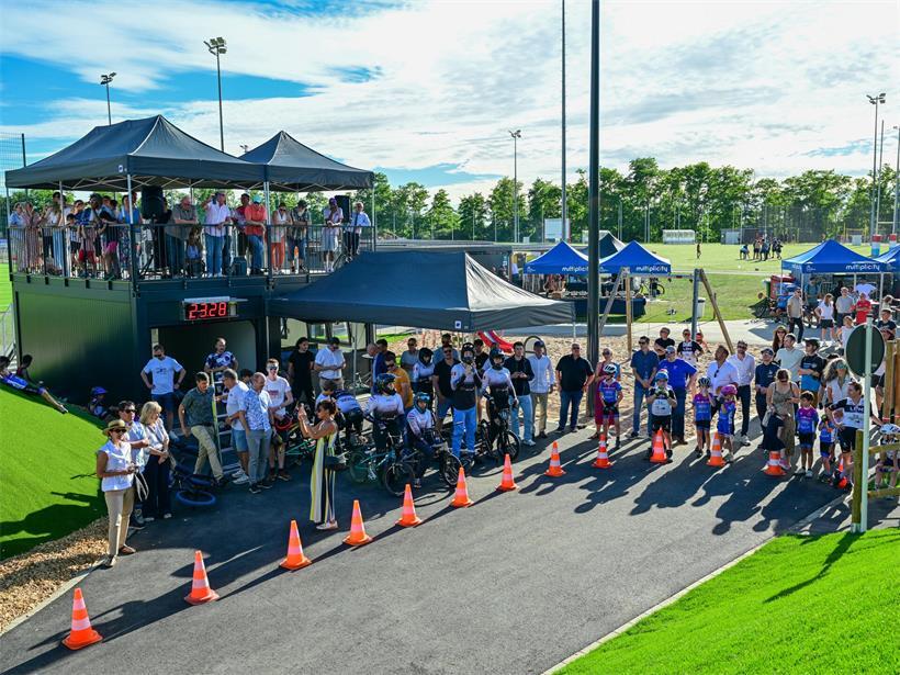 Hoch hinaus auf der neuen BMX-Piste in Cessingen