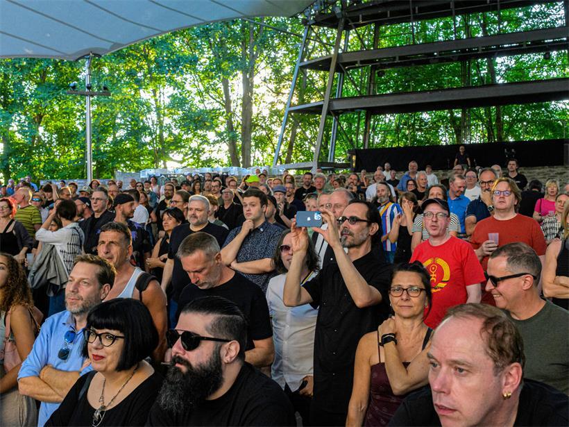Einstürzende Neubauten: Klangexperimente im Amphitheater