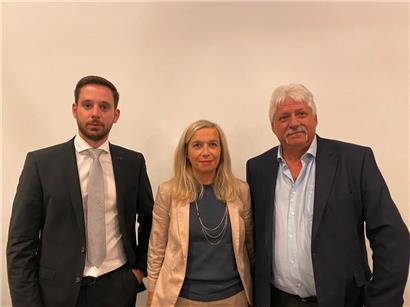 Wechsel in Steinfort: Sammy Wagner (l.) soll Nachfolger von Guy Pettinger (r.) werden. Marianne Dublin-Felten (M.) rückt auf den Posten des Schöffen nach.
