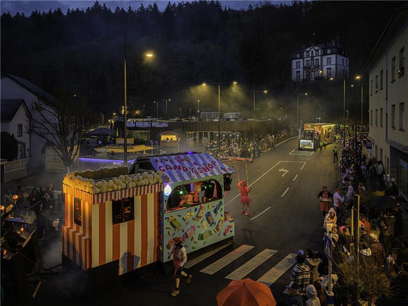 Verkürzte Strecke der Clerfer Nachtkavalkade wegen Baustellen im Vergleich zur Premiere des Vorjahres
