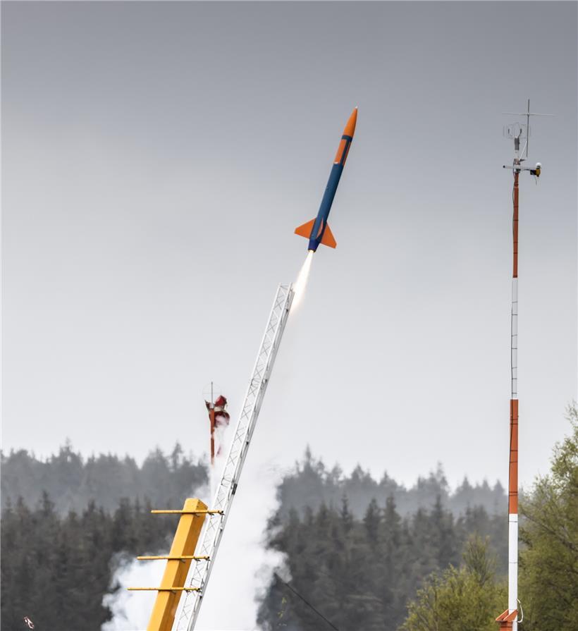 Wegen des Gegenwindes wurden die Raketen in einem Winkel abgeschossen, was die Bergung der Satelliten erschwerte
