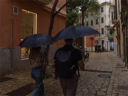 Wegen heftigen Regenfällen ruft die spanische Mittelmeerinsel Mallorca die höchste Warnstufe für Montag aus