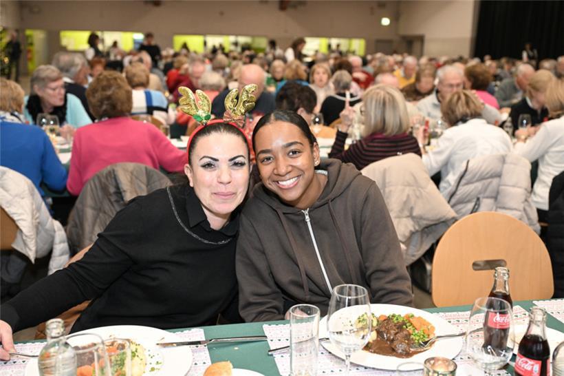 Weihnachtliche Accessoires dürfen auch sein, denn schließlich geht es auf die Fe...