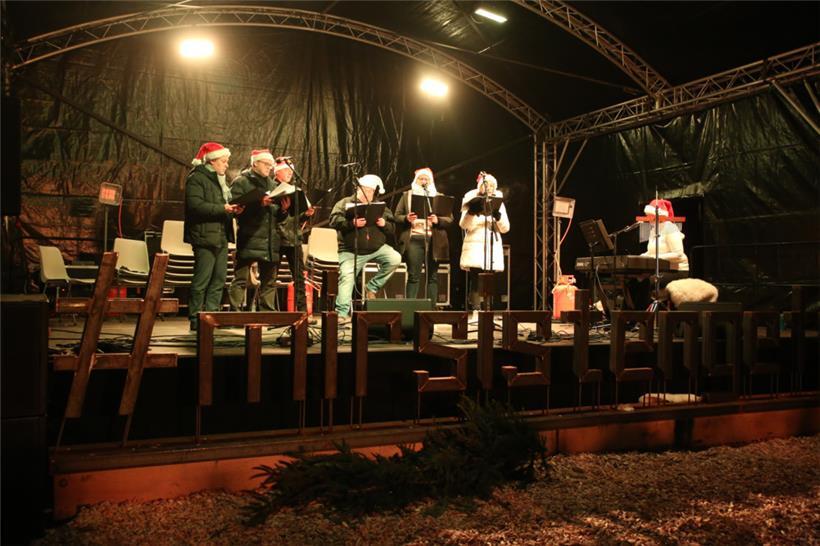 Weihnachtslieder gehören zur Adventszeit wie die Orange zur Feuerzangenbowle