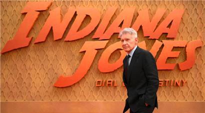 Weil Harrison Ford Indiana Jones ist, ist er als Filmheld nicht austauschbar und muss beharrlich die Konstante bleiben
