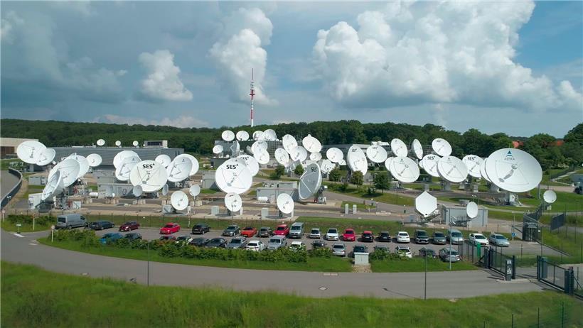 Weltweit beschäftigt die SES-Unternehmensgruppe rund 2.100 Personen. In Betzdorf in Luxemburg sind es etwa 640.

