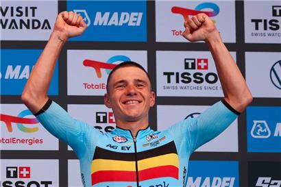 Wenige Tage nach seinem Zeitfahr-Sieg bei der EM in Ruanda holte sich Remco Evenepoel in seiner Paradedisziplin auch den EM-Titel
