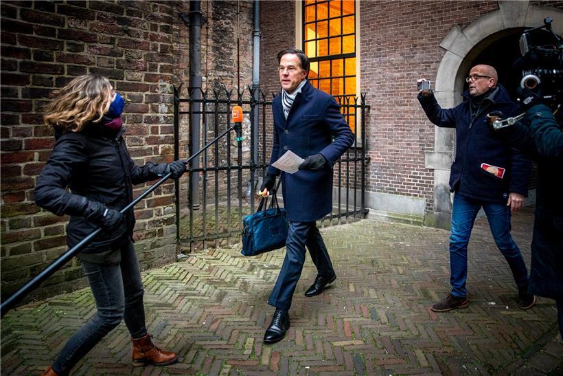 Wenige Wochen vor der Parlamentswahl im März ist die niederländische Regierung zurückgetreten
