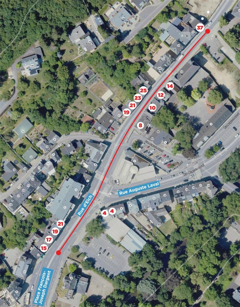 Wenigstens 14 Gebäude – deren Hausnummern rot gekennzeichnet sind – stehen in der Umgegend von der „Eecher Plaz“ leer
