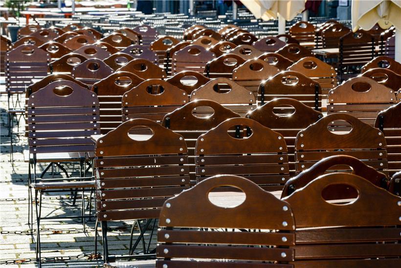 Wenn die Nachverfolgung einer Infektion nicht mehr möglich ist, dann hilft soziale Distanzierung
