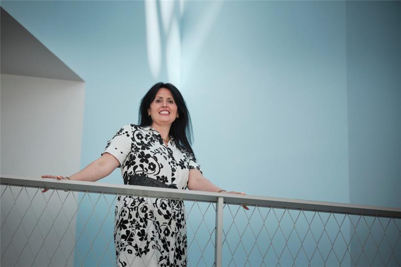 Wenn es Änderungen im Programmablauf gibt, muss Elisabeth Sousa darüber informiert werden
