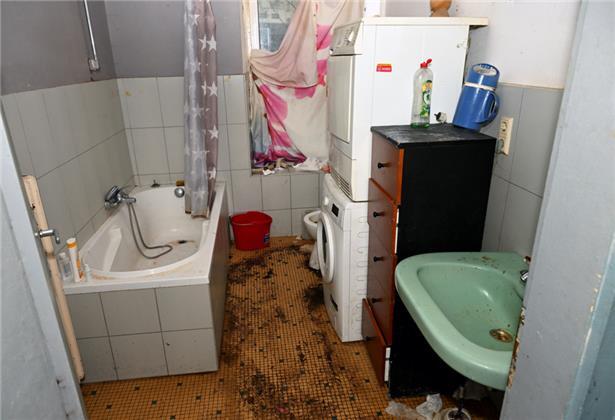 Wenn es regnet, quillt das Wasser aus den Leitungen
