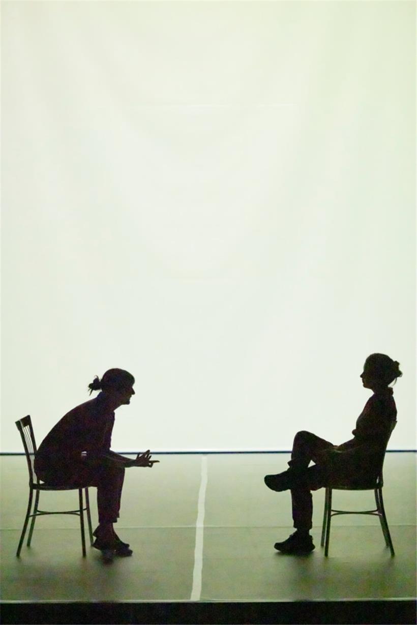 Wer hat mehr Erfolg? Die Ehrliche oder die Betrügerin?
