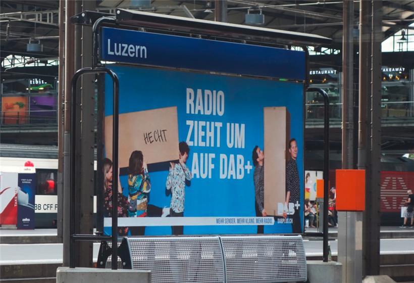 Werbekampagne für DAB+ im Bahnhof Luzern 2018 
