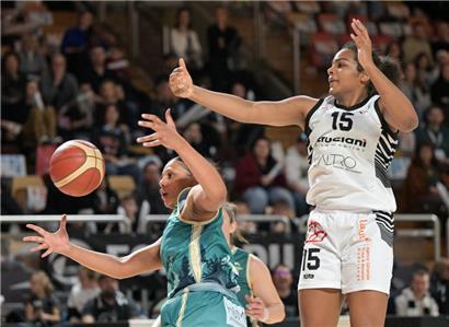 Werden Dezja James (in Grün) und Ehis Etute (in Weiß) noch einmal im Pokalhalbfinale aufeinandertreffen? Diese Entscheidung muss bis Freitag fallen.
