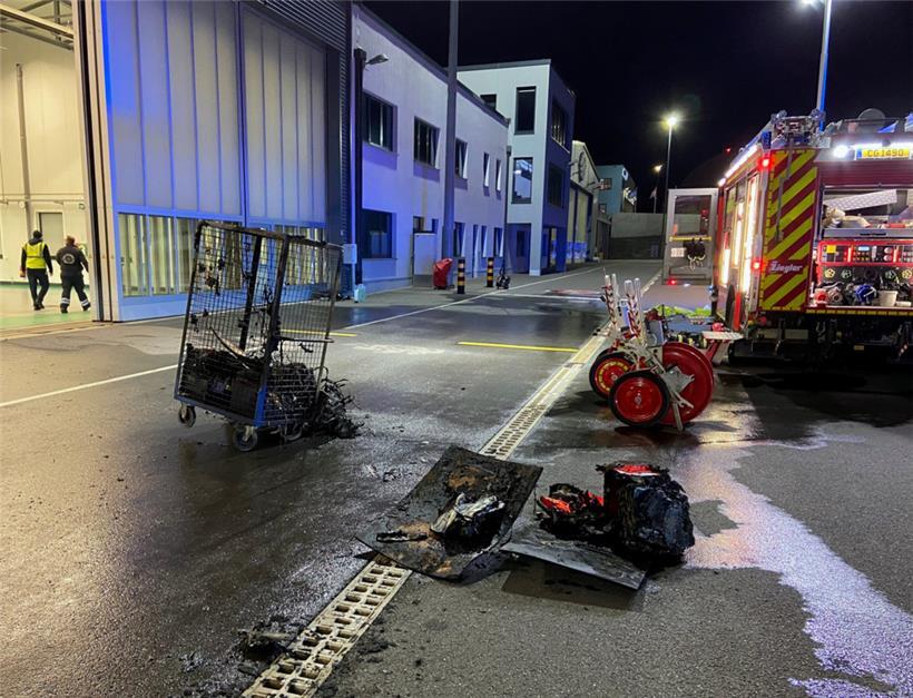 Wichtige Geräte, Instrumente und Medikamente wurden Opfer der Flammen