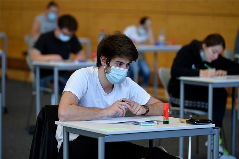 Wie hier am Escher „Lycée Hubert Clément“ ist der Unterricht nur mit viel Abstand zu halten – wofür extra die Klassengrößen halbiert wurden
