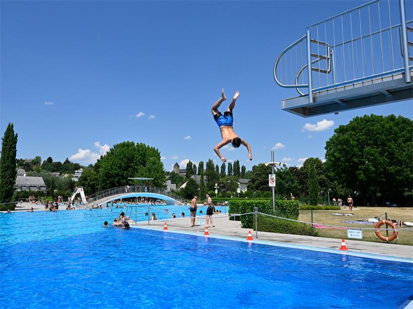 Wie in Remich könnte man künftig vielleicht auch in Luxemburg-Stadt in einem Freiluftbad ins kühle Nass springen