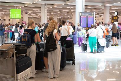 Wie lange werden die digitalen Spuren der Urlauber im neuen Reiseregister gespeichert? Das ist nur eine der Fragen, die sich stellen.
